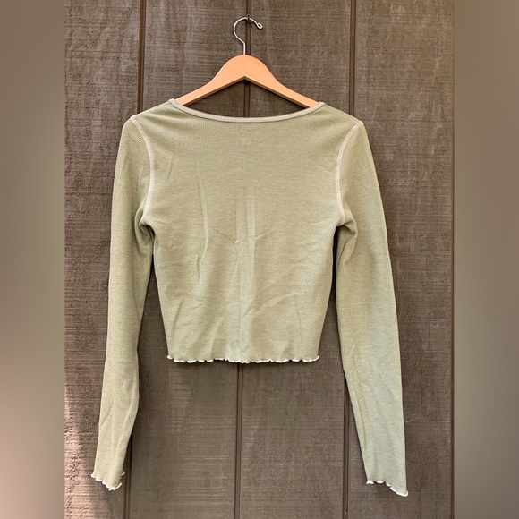 American Eagle Crop Henley - Picture 2 of 4